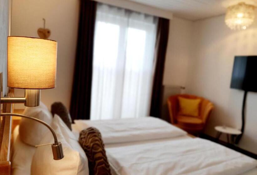 스탠다드 룸, In Den Herrnwiesen