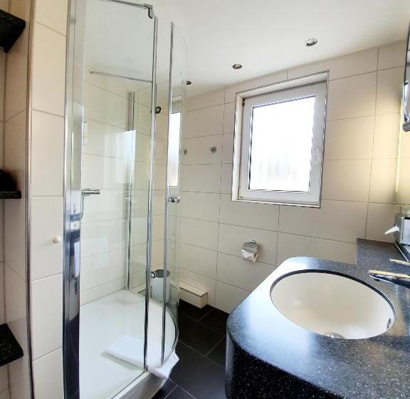 스탠다드 룸, In Den Herrnwiesen