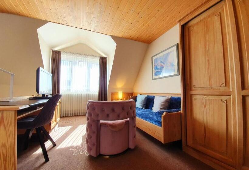 스탠다드 룸, In Den Herrnwiesen