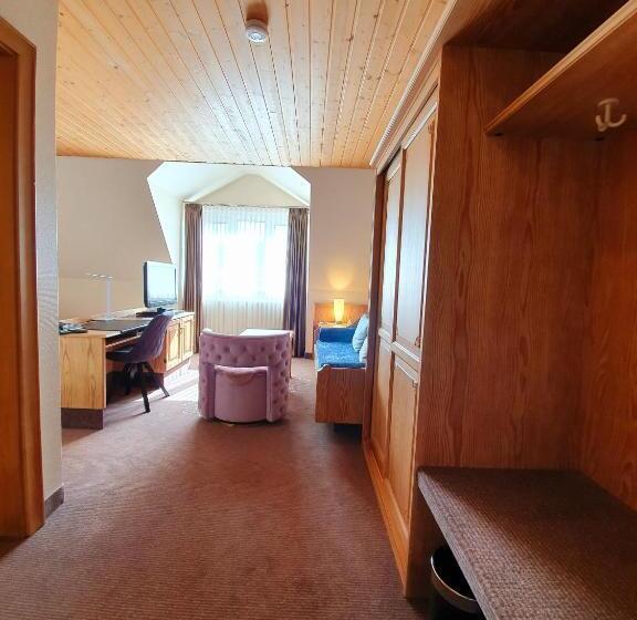 스탠다드 룸, In Den Herrnwiesen