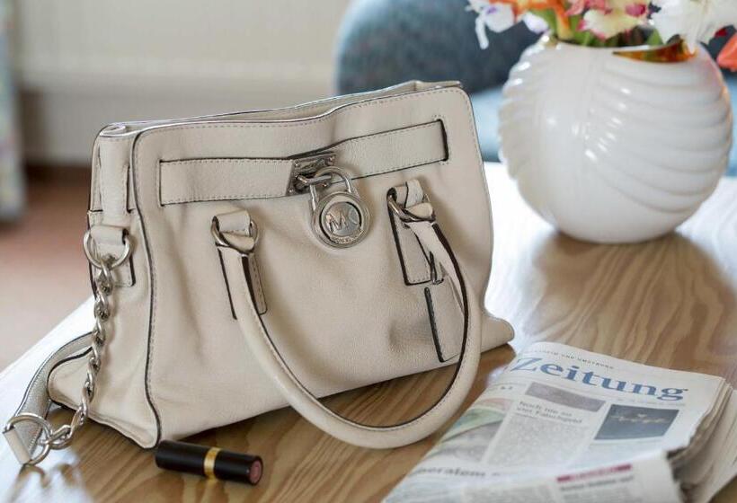 스탠다드 룸, In Den Herrnwiesen