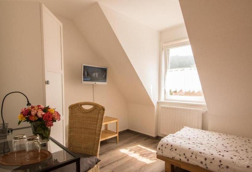 Номер Economy Индивидуальный, Pension Zur Schönen Aussicht