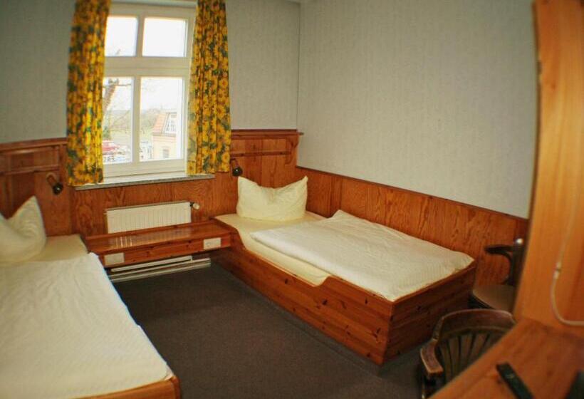 标准三人间, Landgasthof Zur Krummen Linde
