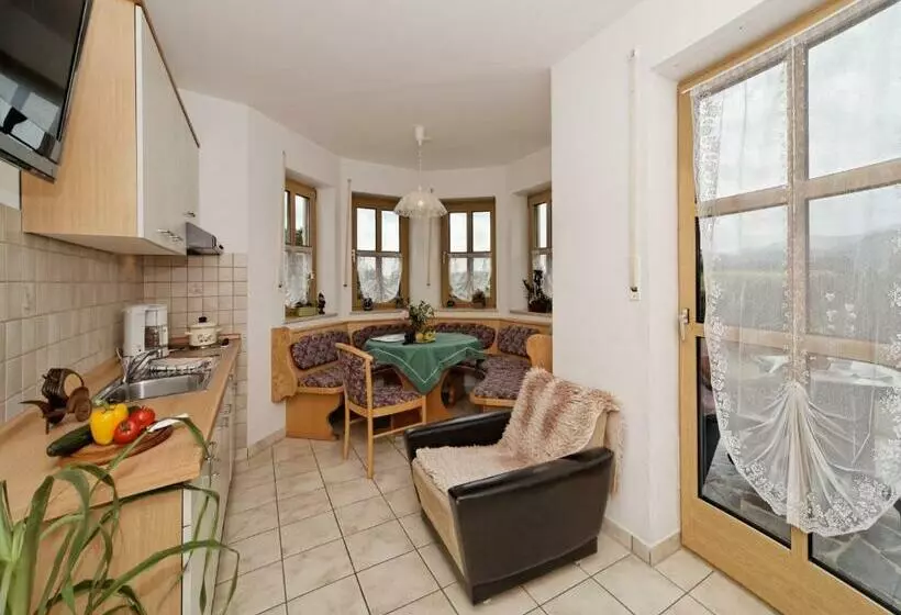 آپارتمان 2 خوابه با تراس, Landhaus Maria Bed&breakfast