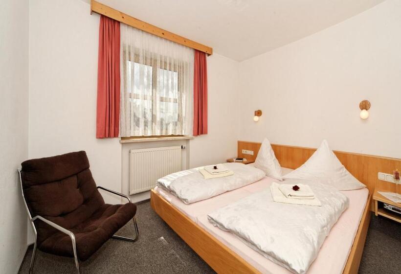 Апартаменты 1 Спальня с Террасой, Landhaus Maria Bed&breakfast