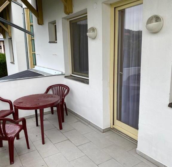 Номер Стандарт с Террасой, Global Apartmanház