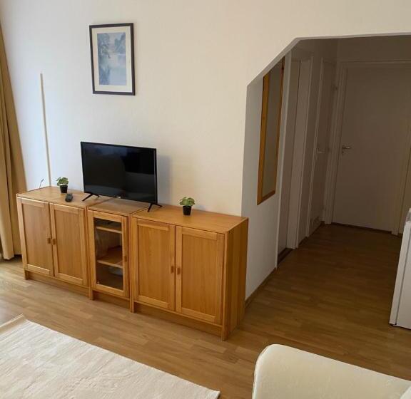 Четырехместный Номер Стандарт, Global Apartmanház