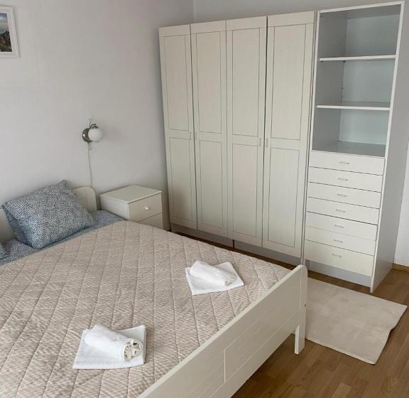 スタンダード４人部屋, Global Apartmanház