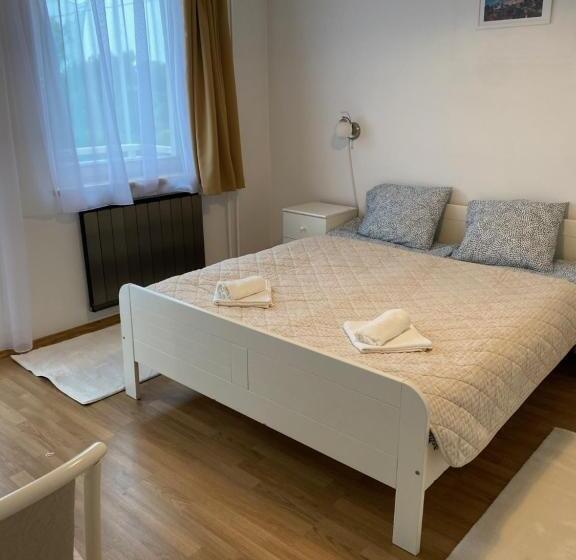 Четырехместный Номер Стандарт, Global Apartmanház