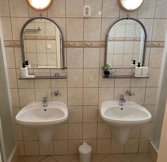 Семейный Номер, Global Apartmanház