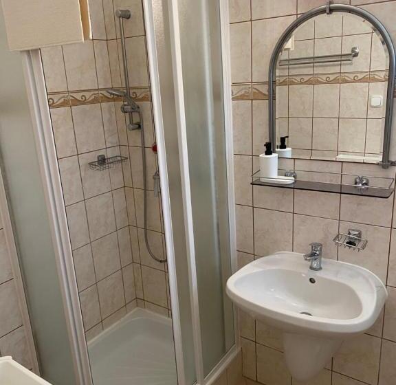 Семейный Номер, Global Apartmanház