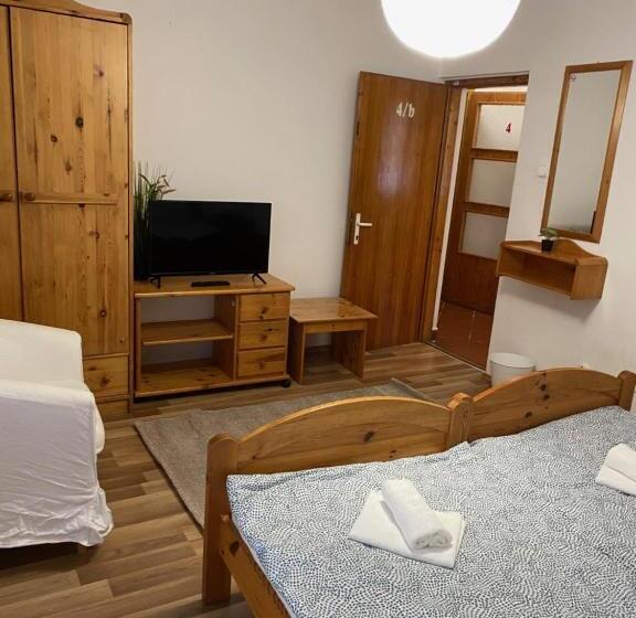 Семейный Номер, Global Apartmanház