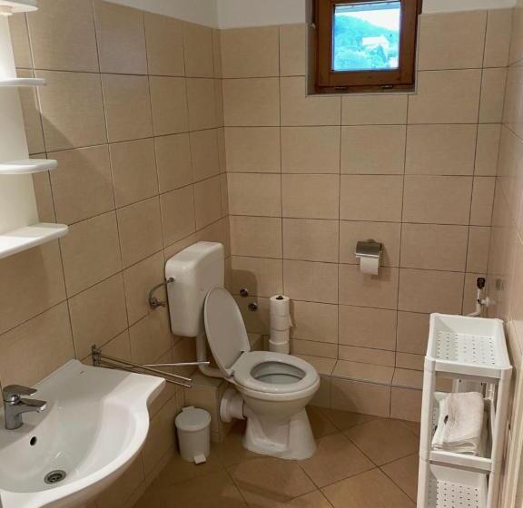 Семейный Номер Вид на Сад, Global Apartmanház
