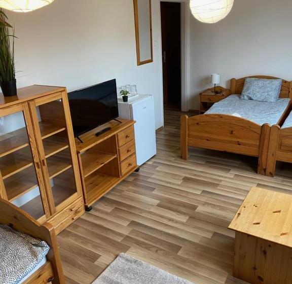 Семейный Номер Вид на Горы, Global Apartmanház