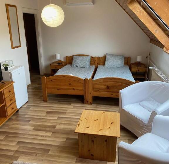 Семейный Номер Вид на Горы, Global Apartmanház