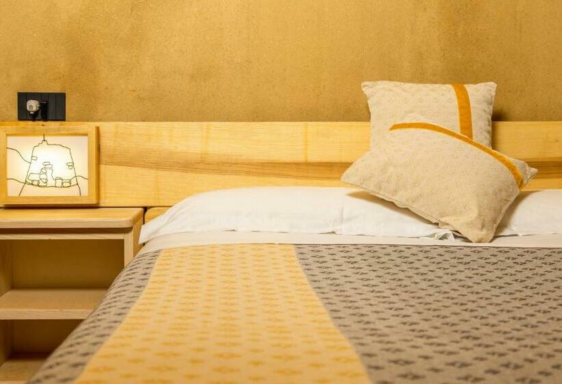 חדר דלוקס, Domu Bresca