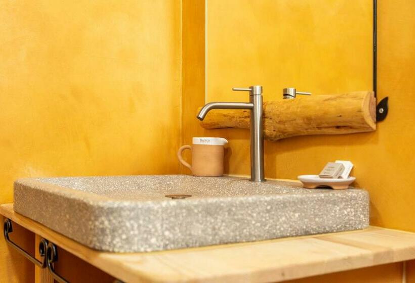 חדר דלוקס, Domu Bresca