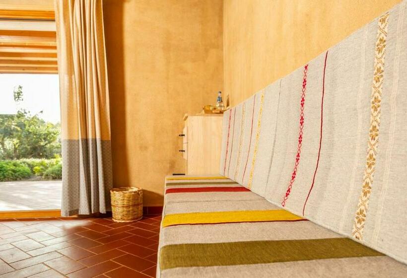 חדר משפחתי, Domu Bresca