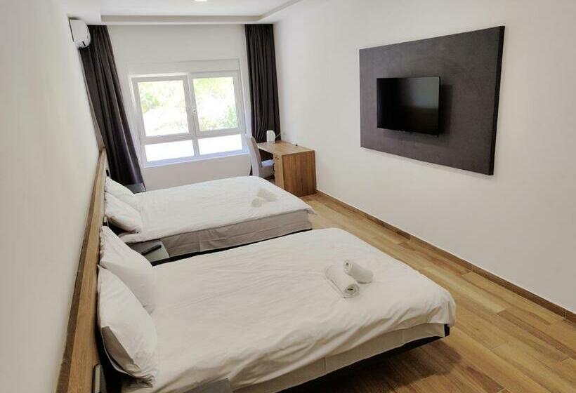 חדר סטנדרט, H.t