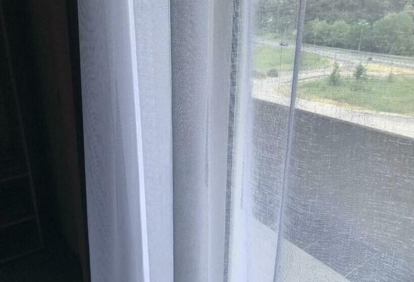 جناح عائلي, Te Bujtina Hotel&restaurant