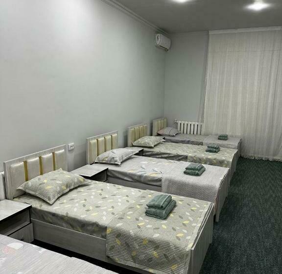 Lit en Chambre Commune, Zara Guest House