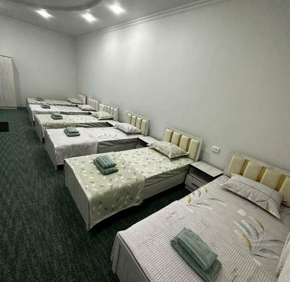 Lit en Chambre Commune, Zara Guest House