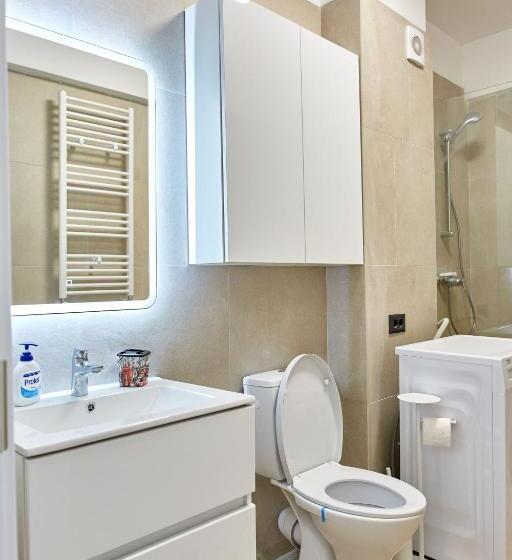 إستديو قياسى مزود بشرفة, Apartamente By Alz Infinity