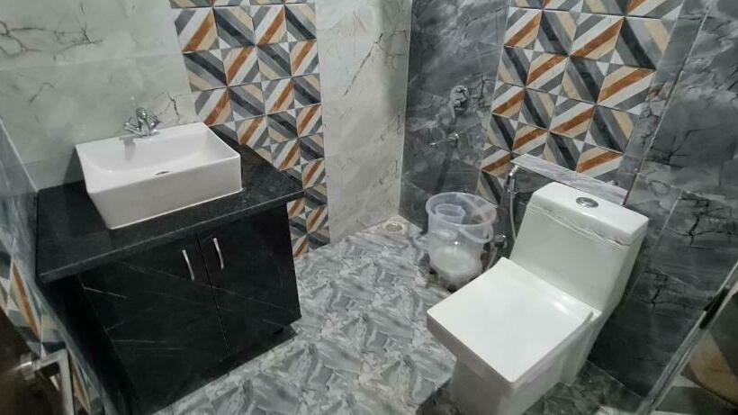 Quarto deluxe, Jrs