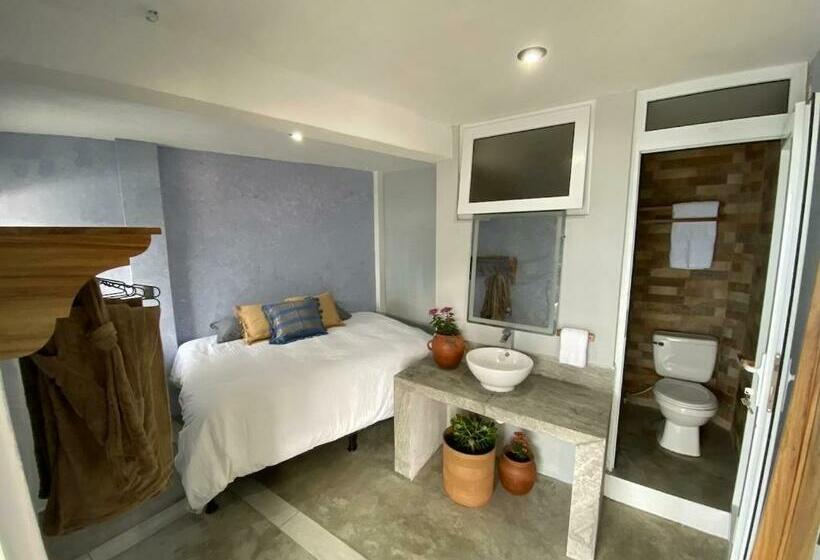 اتاق خانوادگی, Monaco