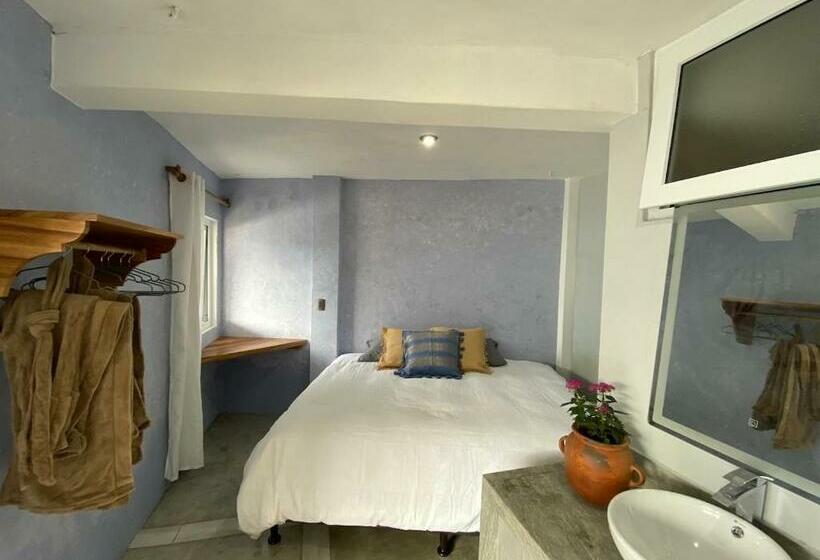 اتاق خانوادگی, Monaco