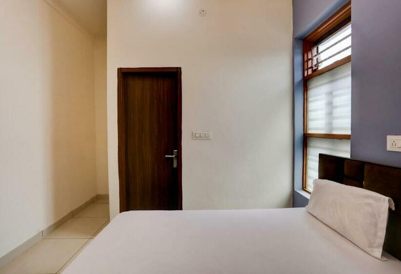 חדר קלאסי לשלושה, Oyo 81234 Rock Star