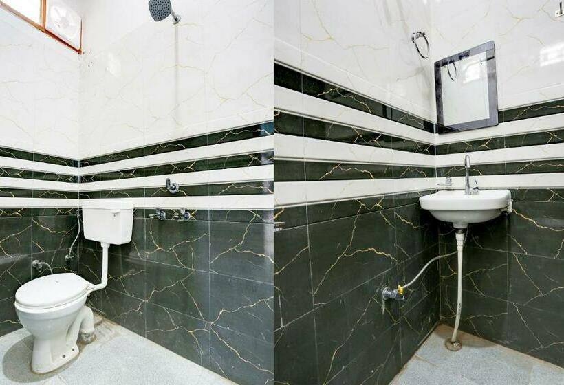 חדר קלאסי לשלושה, Oyo 81234 Rock Star