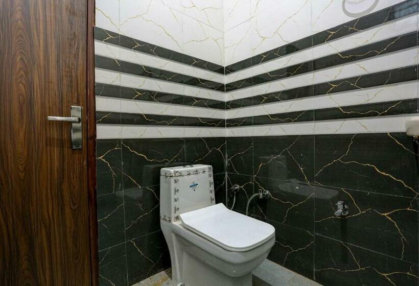 Трехместный Номер Классика, Oyo 81234 Rock Star