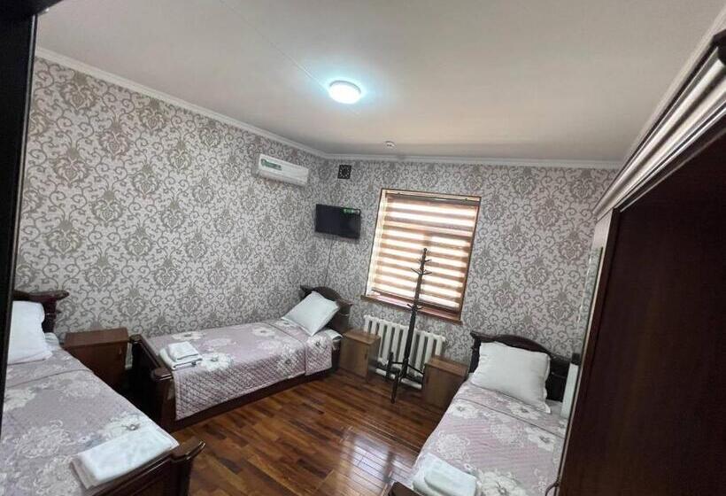 اتاق استاندارد سه نفره, Khamza Hostel