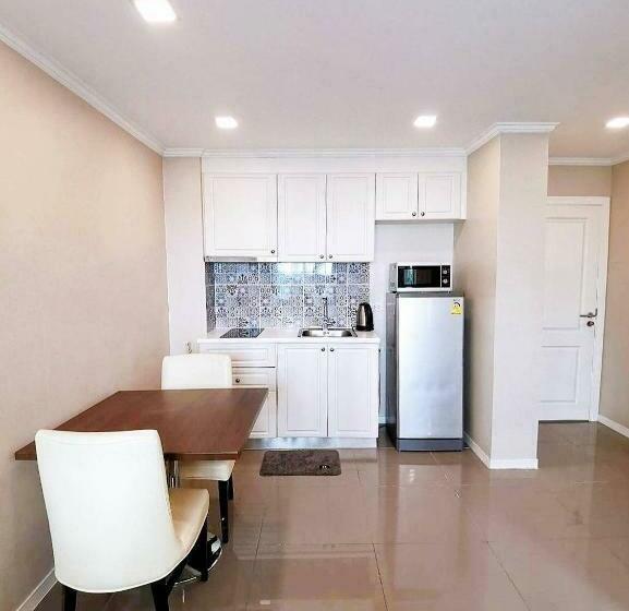 Appartement 1 Chambre Vue Piscine, The Orient Resort​ And​ Spa Pool Access ห้องติดสระ ใกล้หาดจอมเทียน พัทยา By Jasmin