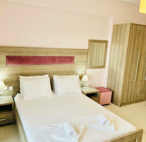 اتاق لوکس, Mistral Inn