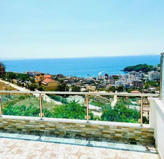 اتاق لوکس, Mistral Inn