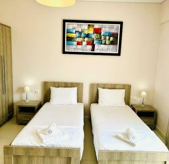 اتاق لوکس, Mistral Inn