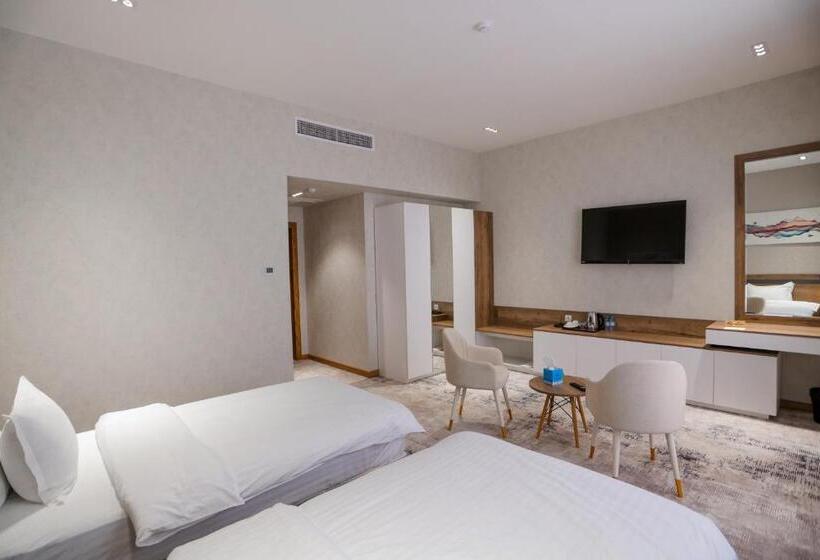 اتاق لوکس سه تخته, Premier