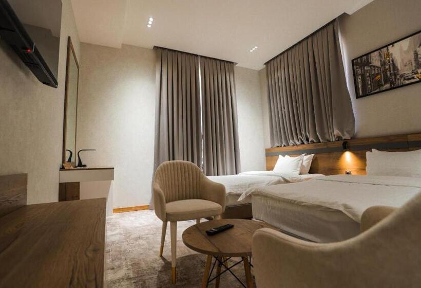 اتاق لوکس سه تخته, Premier