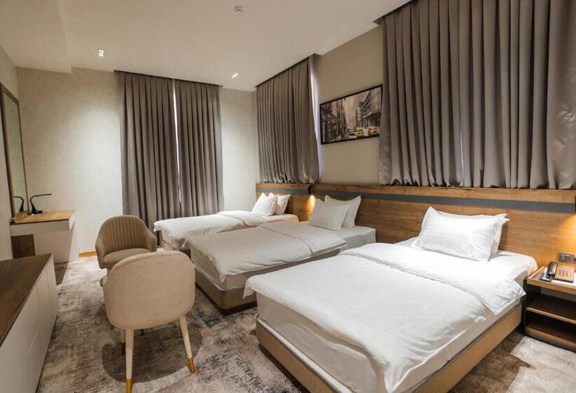 اتاق لوکس سه تخته, Premier