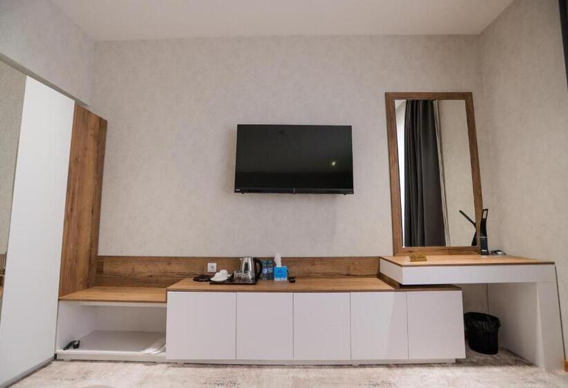 اتاق لوکس سه تخته, Premier