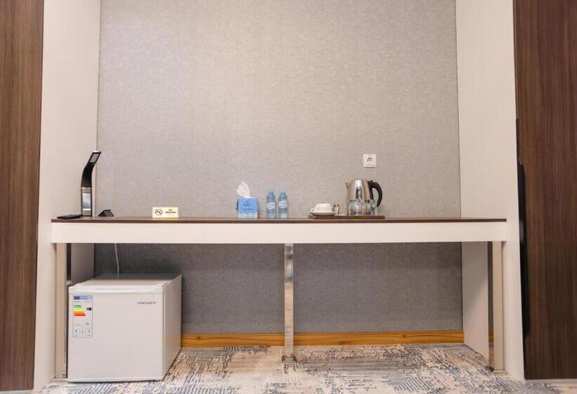 آپارتمان سوپریور 1 خوابه, Premier