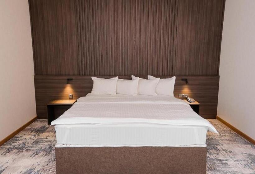 آپارتمان سوپریور 1 خوابه, Premier