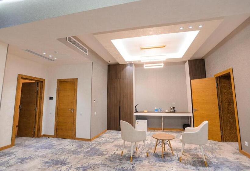 آپارتمان سوپریور 1 خوابه, Premier