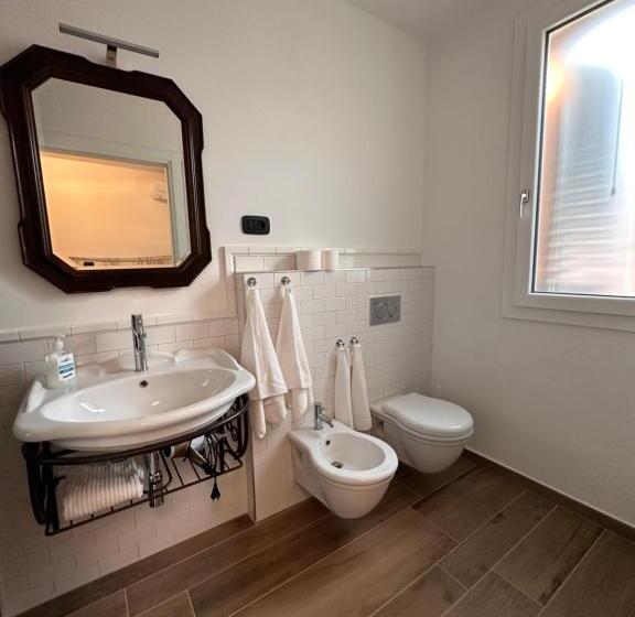 غرفة قياسية, Il Fenicottero