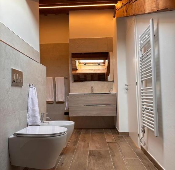 غرفة قياسية ثلاثية, Il Fenicottero