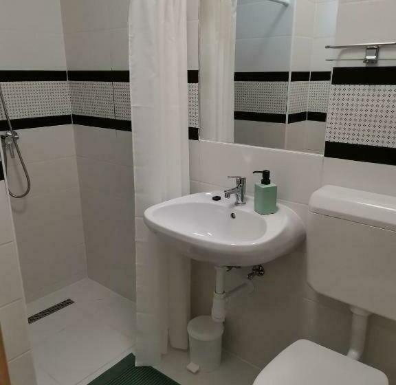 Номер Economy, Privát Fogadó és étterem