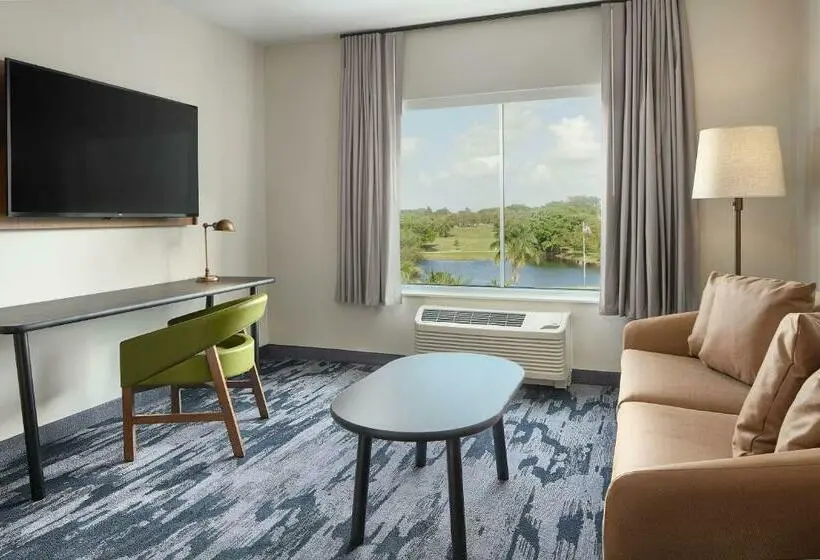 キングサイズベッドのスイートルーム, Fairfield Inn & Suites By Marriott Fort Lauderdale Northwest