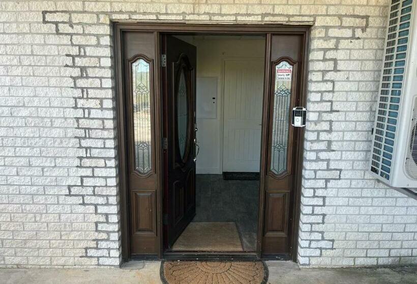 شقة غرفة واحدة, Beautiful Room Just Waiting For You!